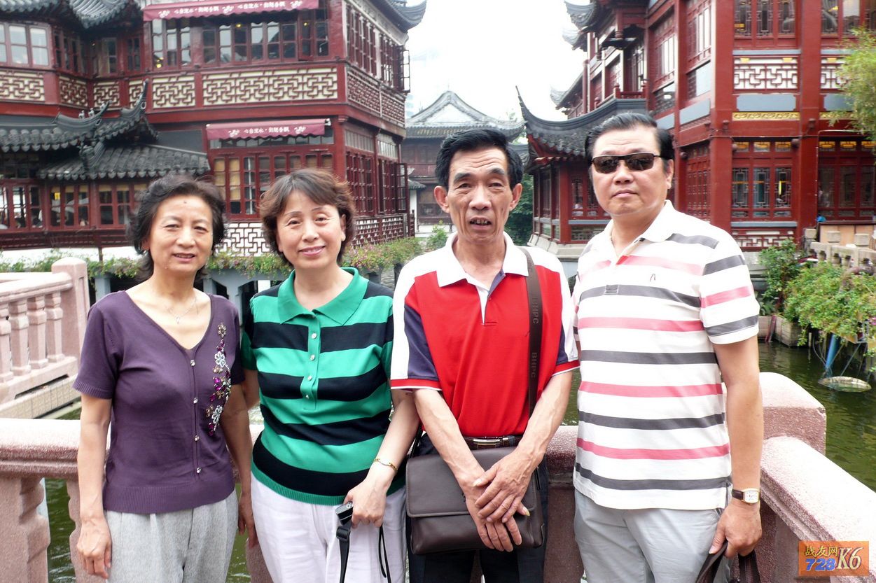 孙素荣战友来沪观世博